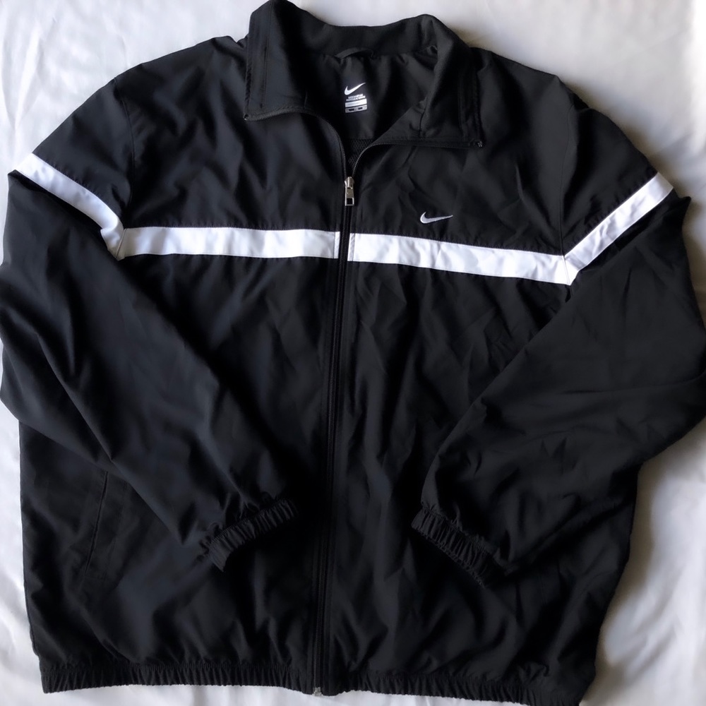 NIKE WINDBREAKER